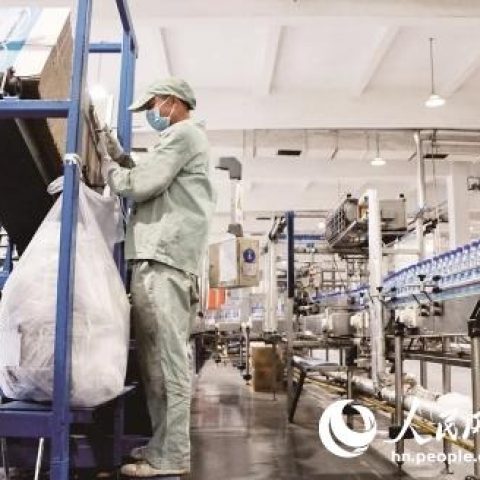 湖南衡阳市正掀起“奋战一百天 实现双过半”争先创优热潮